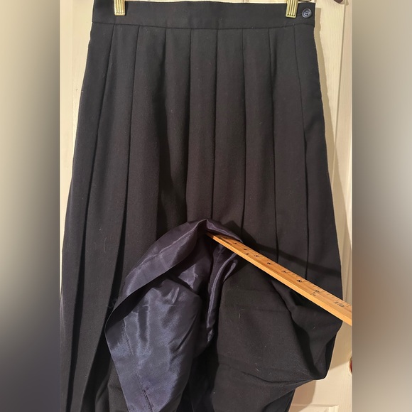 L.L.BEAN Wool 10 PETITE Navy Blue Pleated A-Line Midi Skirt Classic Quiet Luxury - Picture 7 of 10